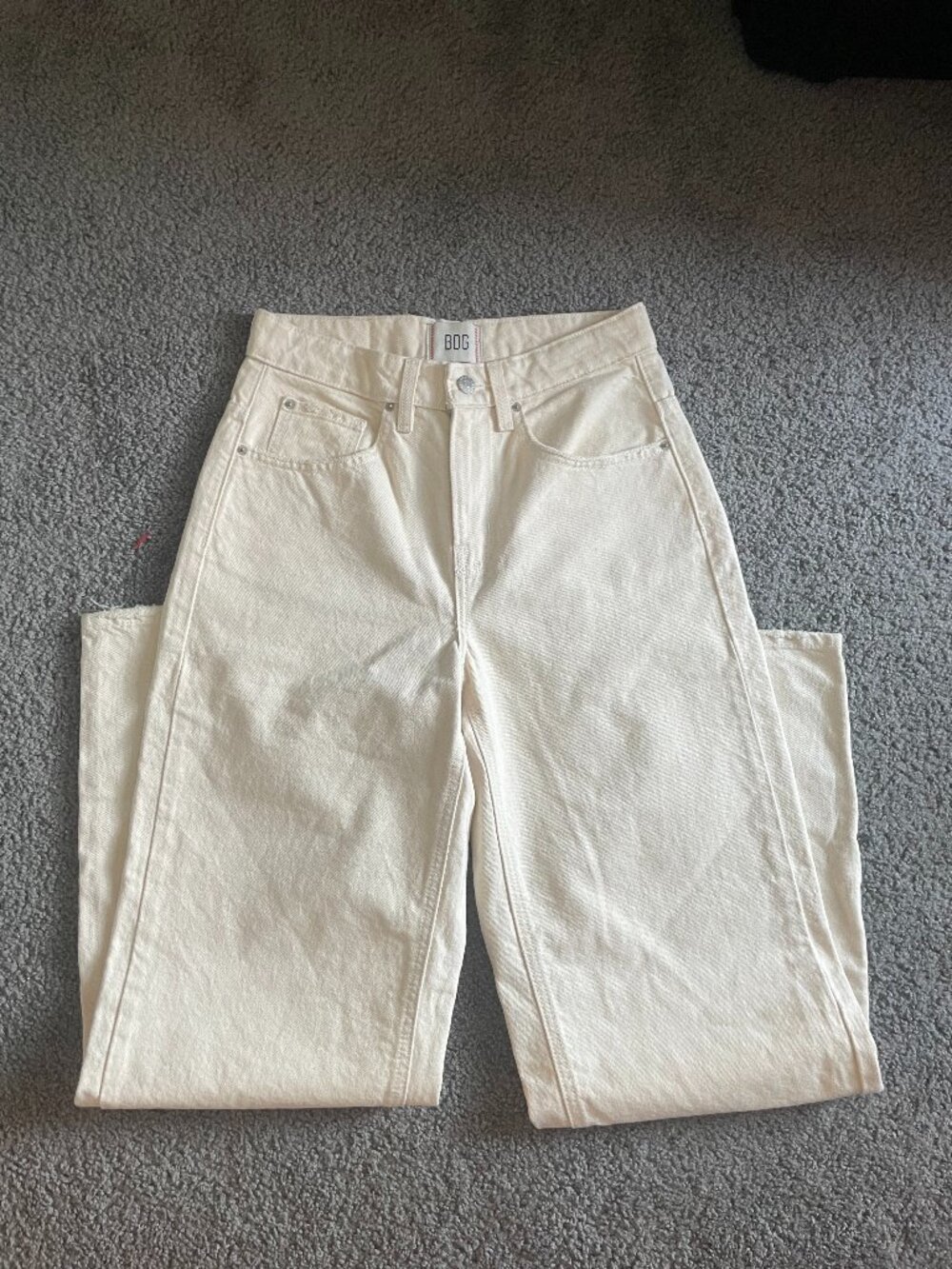 BDG Urban Outfitters Tapered Baggy White Jeans size 26 High Rise